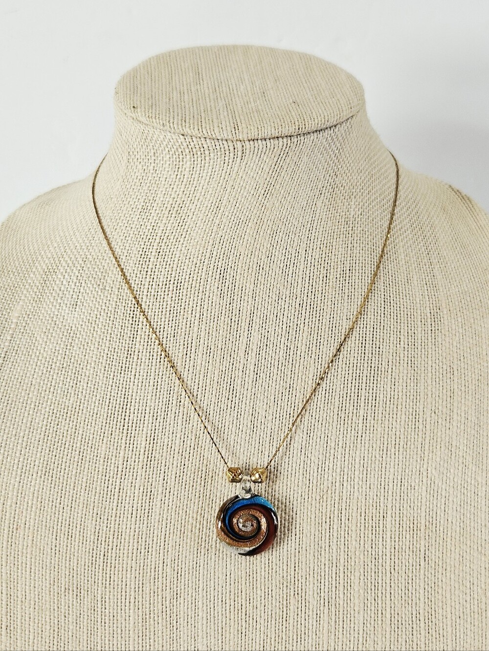 Vintage Spiral Atomic Wavy Metallic Dichroic Glass Circle Pendant Chain Necklace